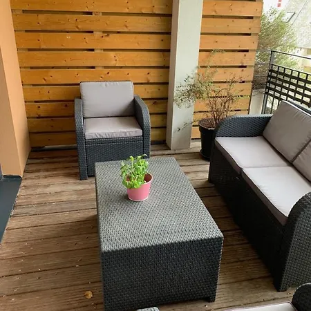 Centre Avec Terrasse Et Parking Securise